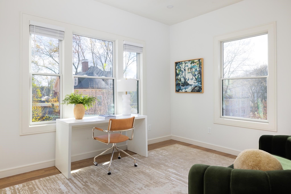 21 Kent Square, Unit 2 Brookline, MA 02446 - Photo 10 of 17