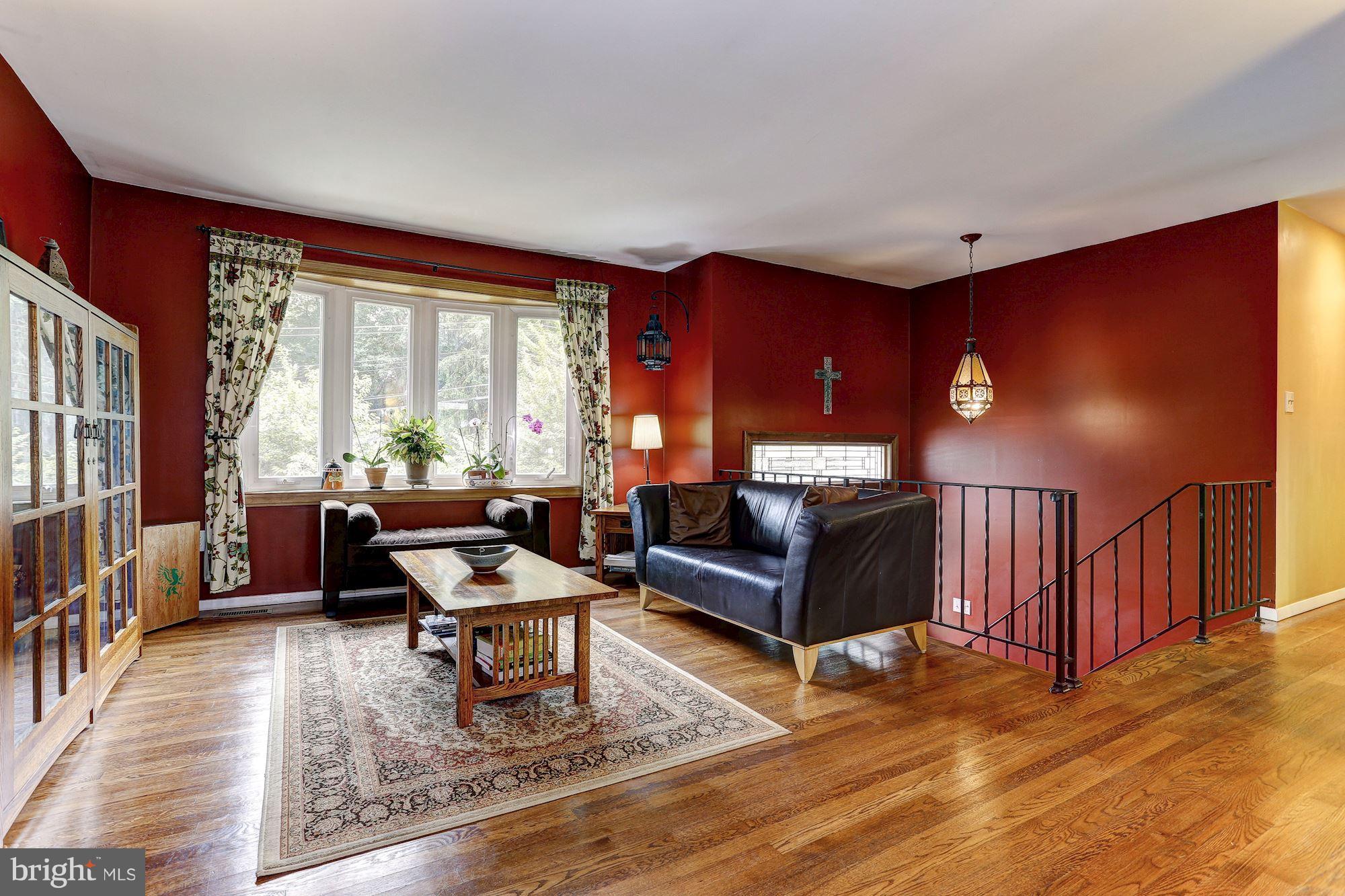 13418 Tamarack Road Silver Spring, MD 20904 - Photo 4 of 30 Living Room