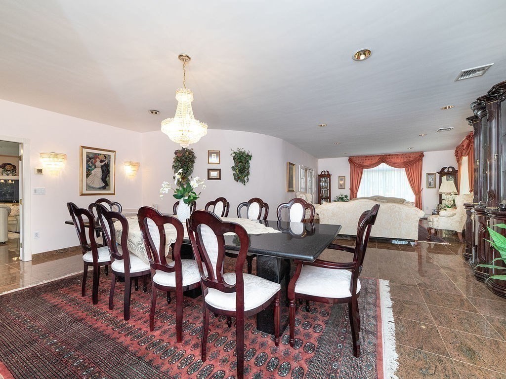 17 Ledgewood Road Saugus, MA 01906 - Photo 6 of 28 Gallery Image 6