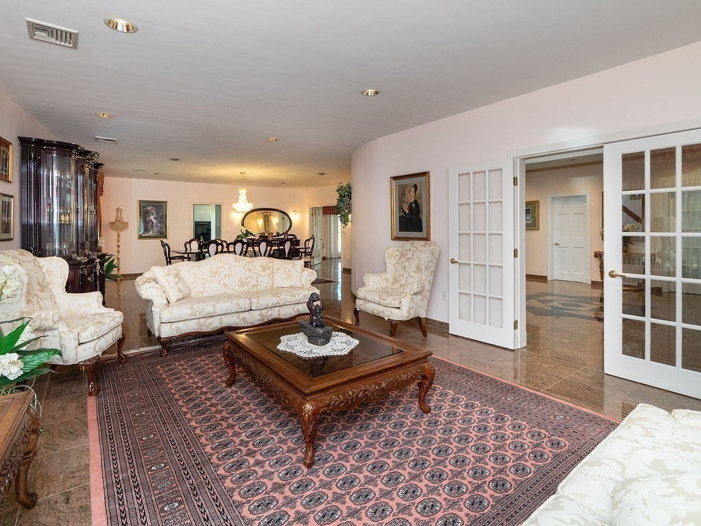 17 Ledgewood Road Saugus, MA 01906 - Photo 7 of 28 Gallery Image 7