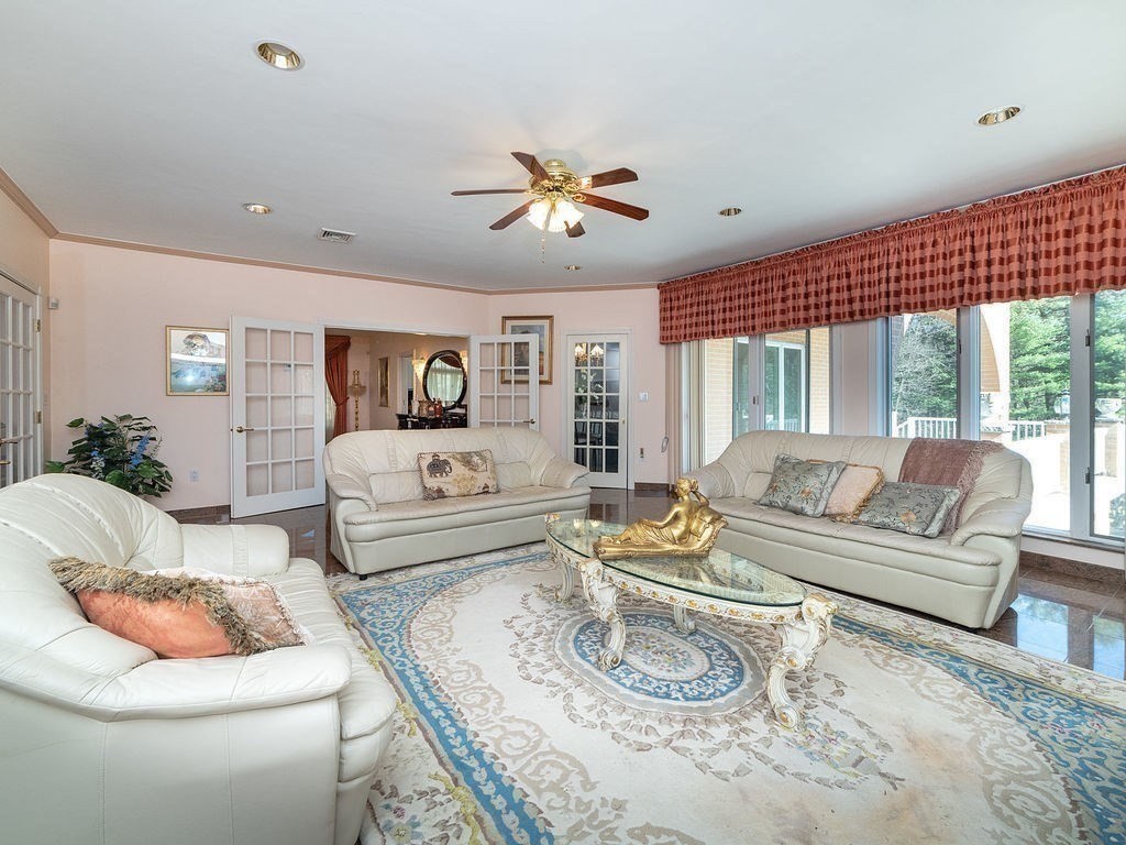 17 Ledgewood Road Saugus, MA 01906 - Photo 8 of 28 Gallery Image 8