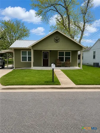 $245,000 | 310 North La Grange Street, Hallettsville, TX 77964