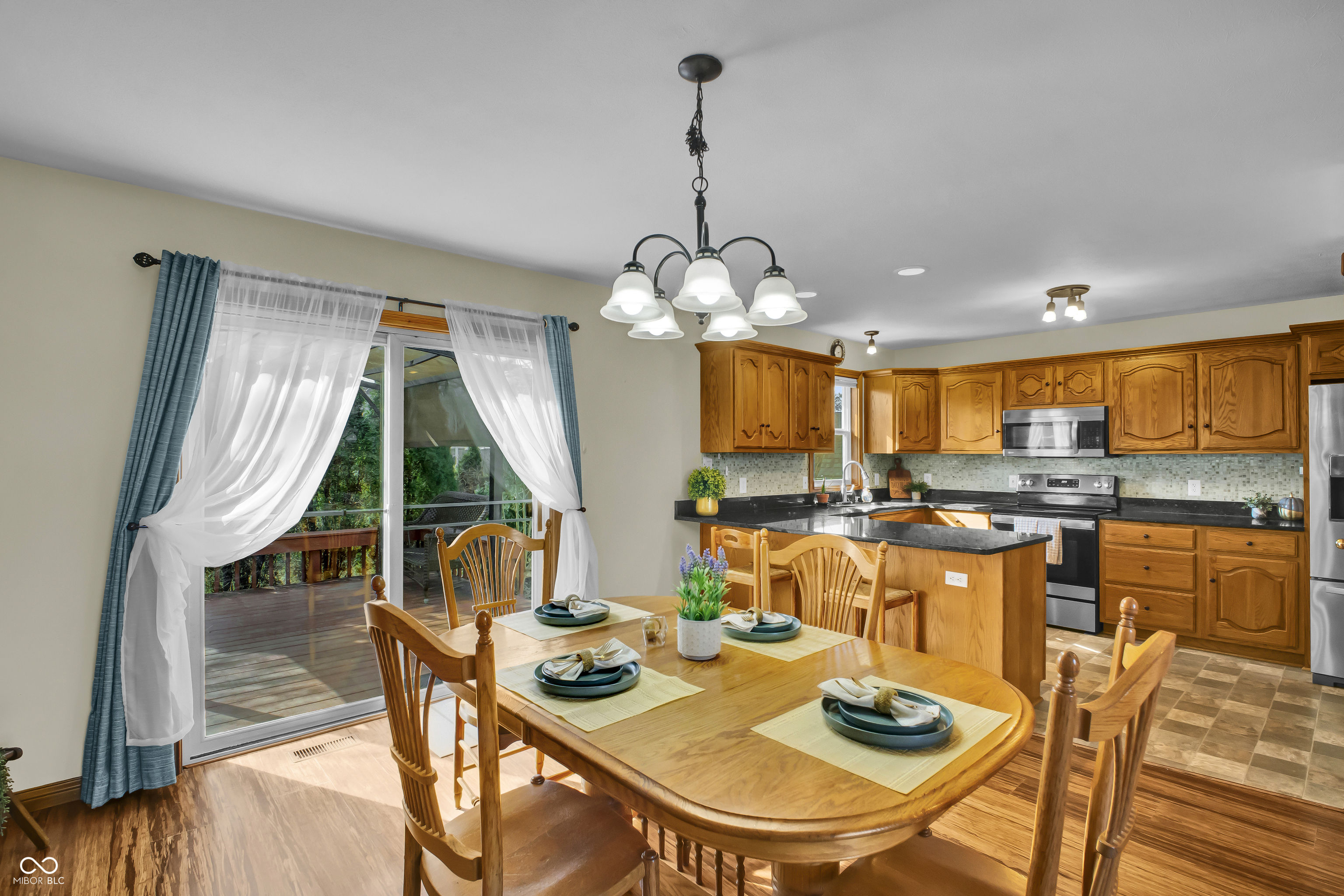 2942 Prairie Stream Way Columbus, IN 47203 - Photo 11 of 48