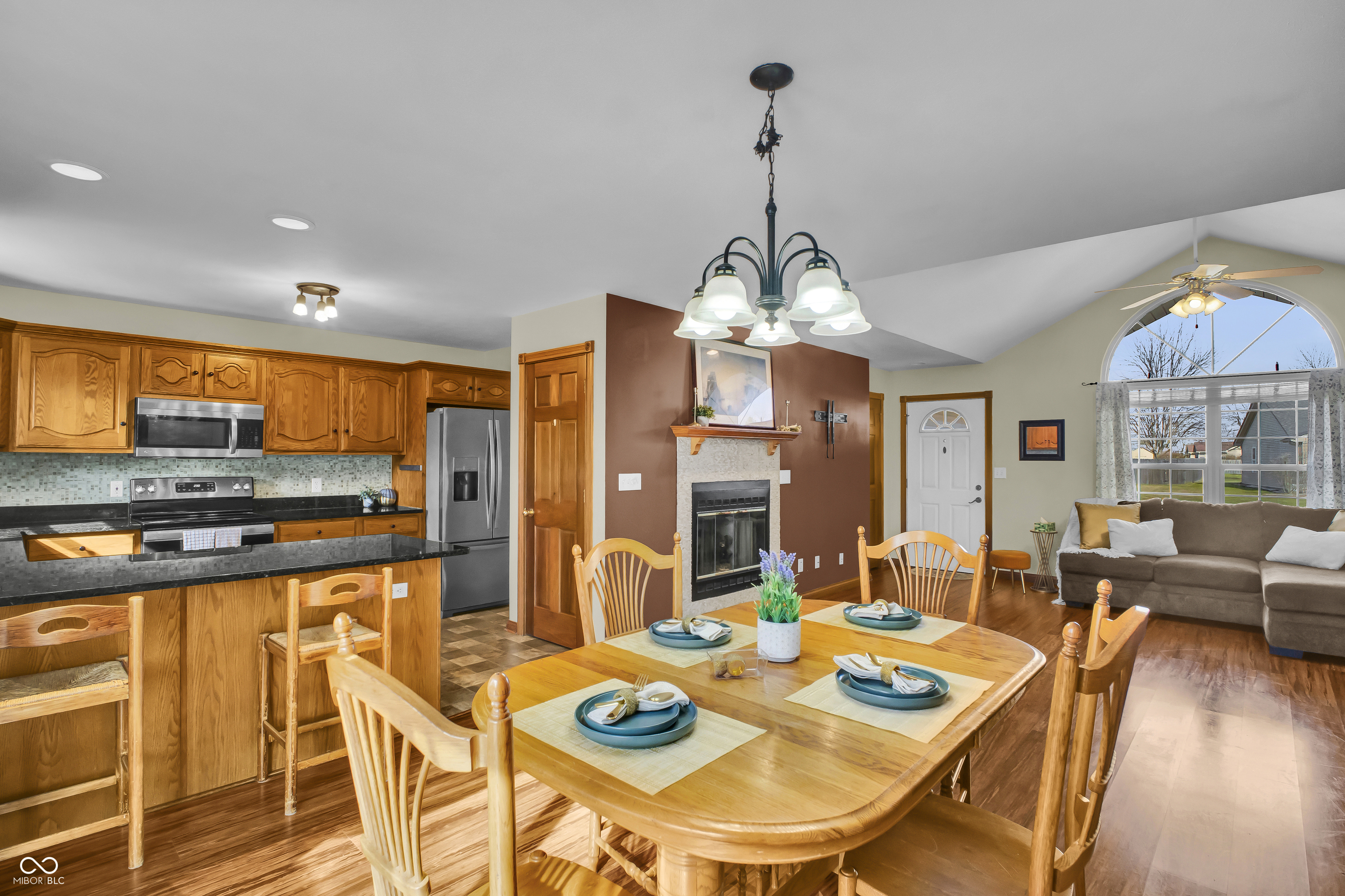 2942 Prairie Stream Way Columbus, IN 47203 - Photo 12 of 48