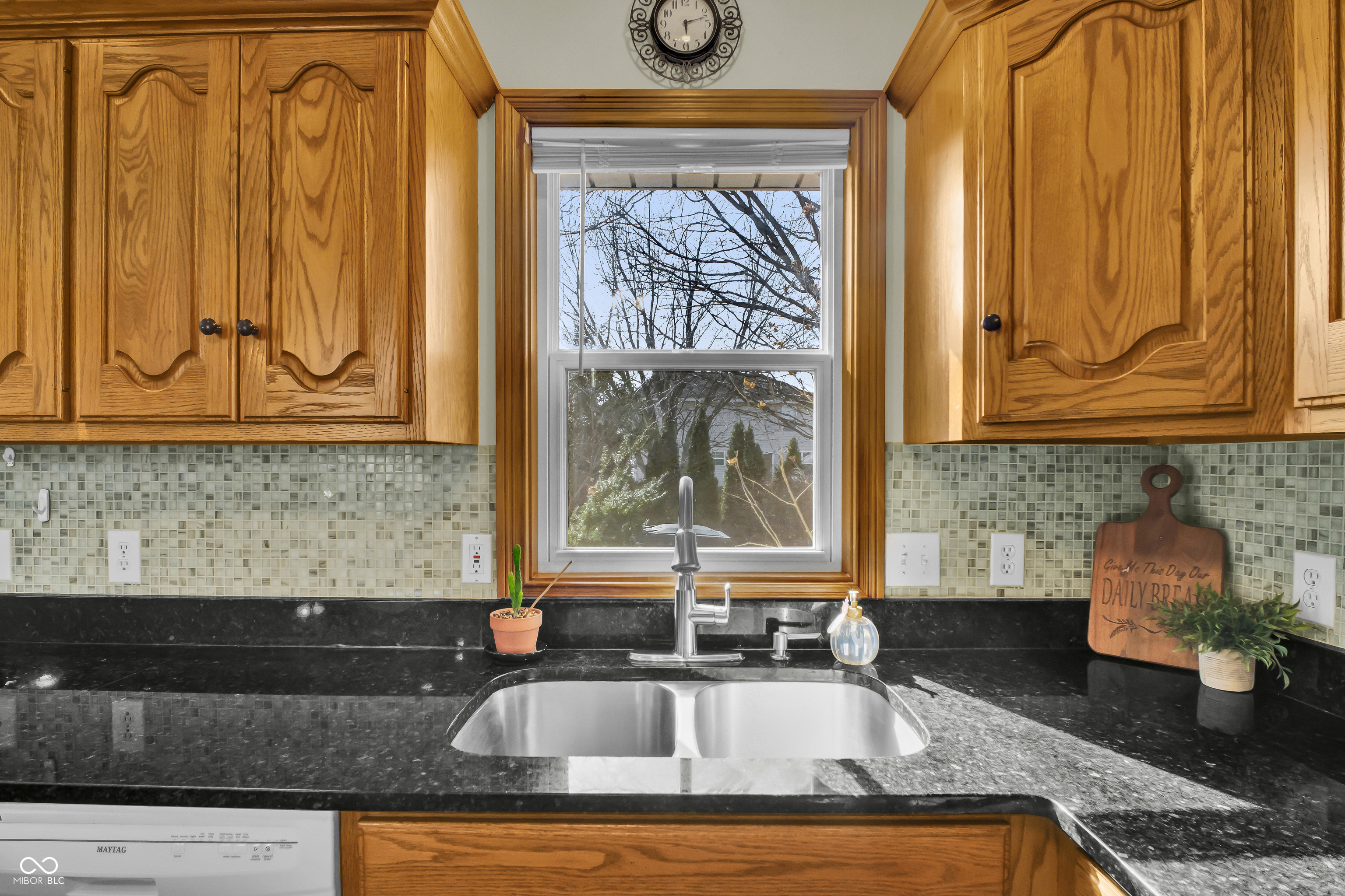 2942 Prairie Stream Way Columbus, IN 47203 - Photo 15 of 48