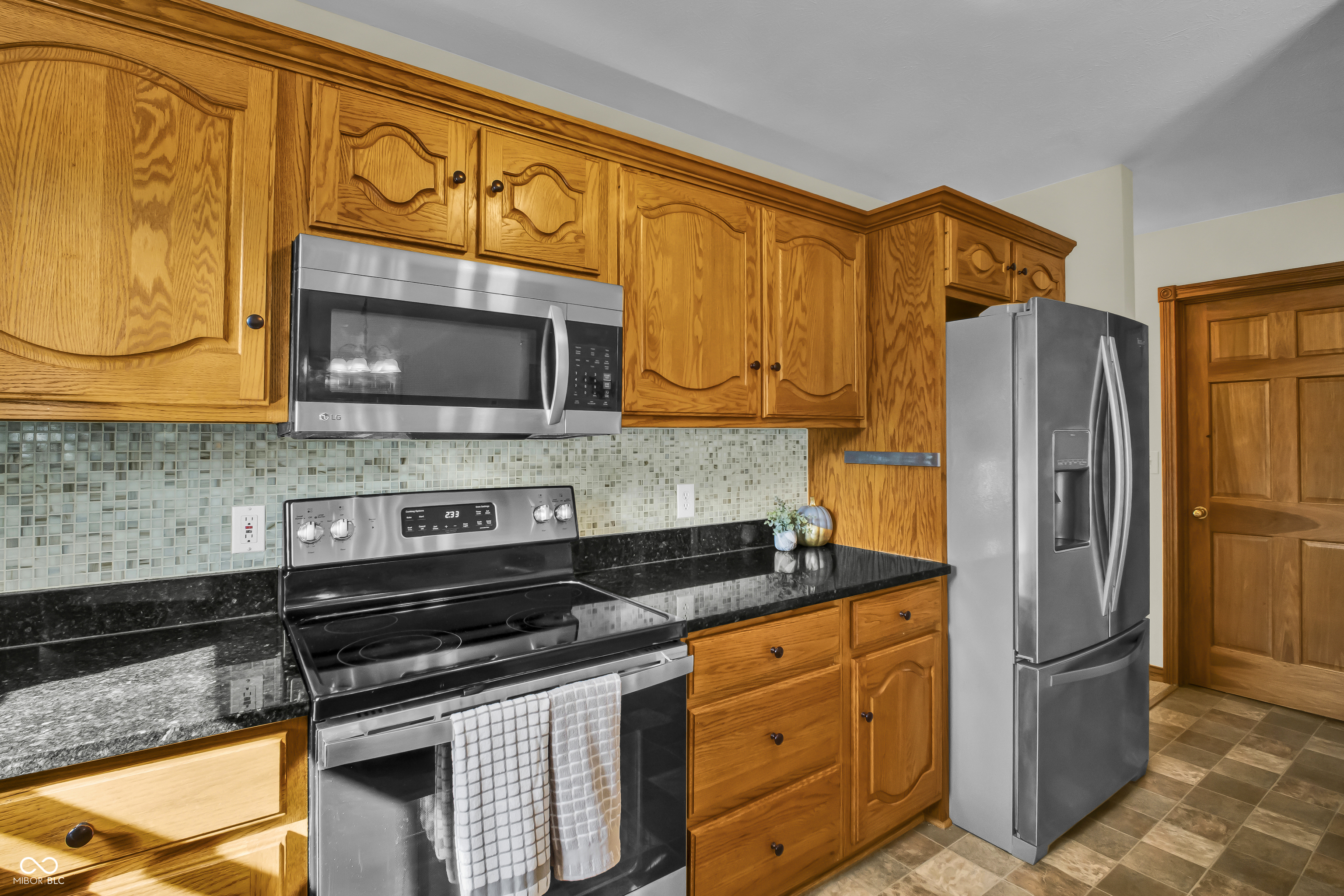 2942 Prairie Stream Way Columbus, IN 47203 - Photo 17 of 48