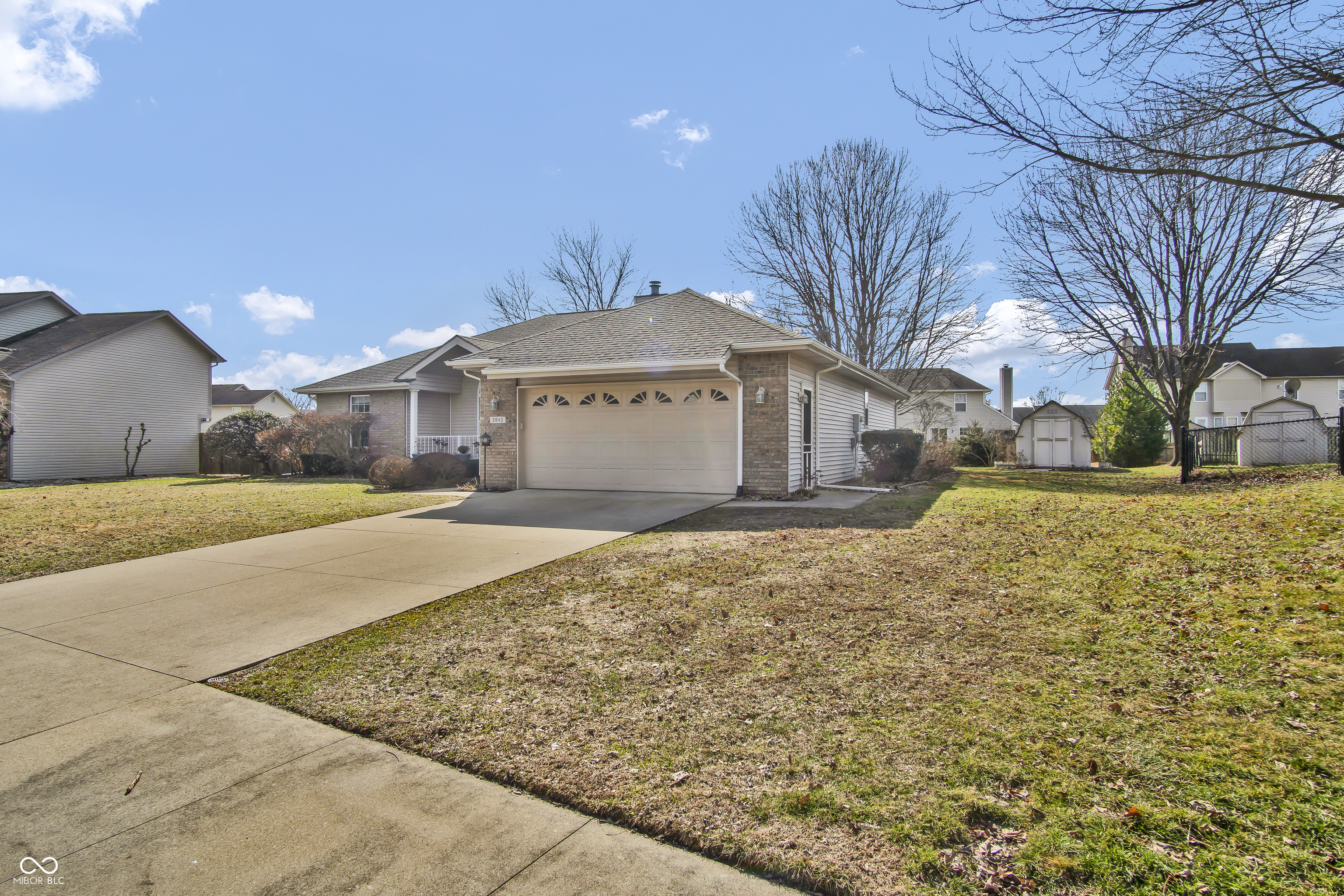 2942 Prairie Stream Way Columbus, IN 47203 - Photo 3 of 48