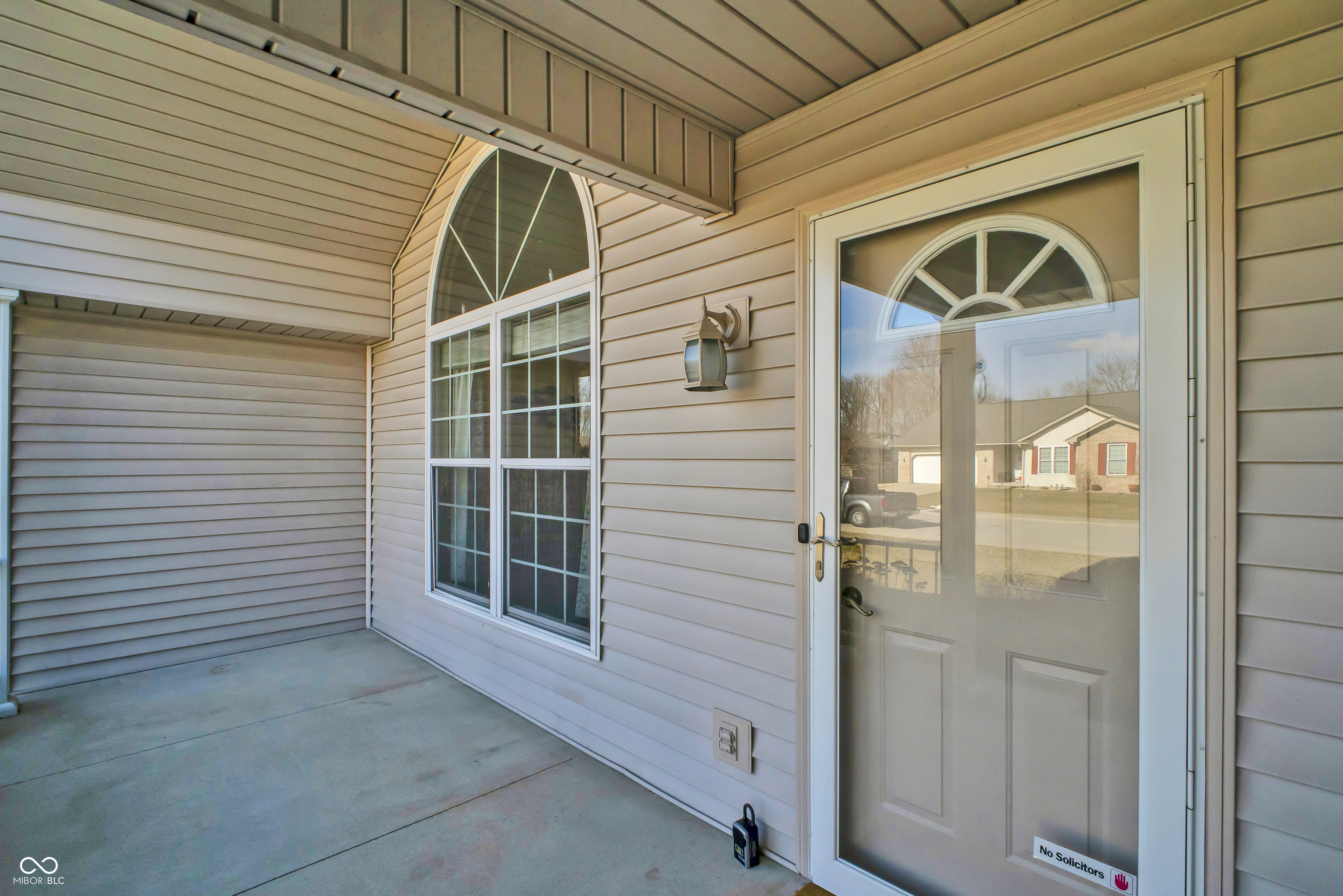 2942 Prairie Stream Way Columbus, IN 47203 - Photo 5 of 48