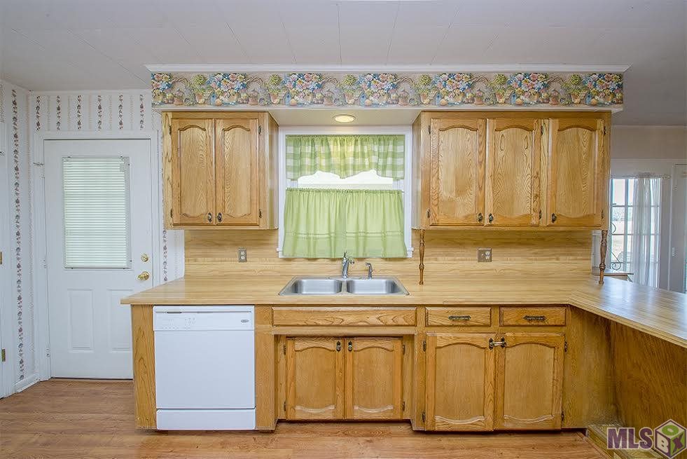 13149 Lambert Road Gonzales, LA 70737 - Photo 9 of 30 Gallery Image 9