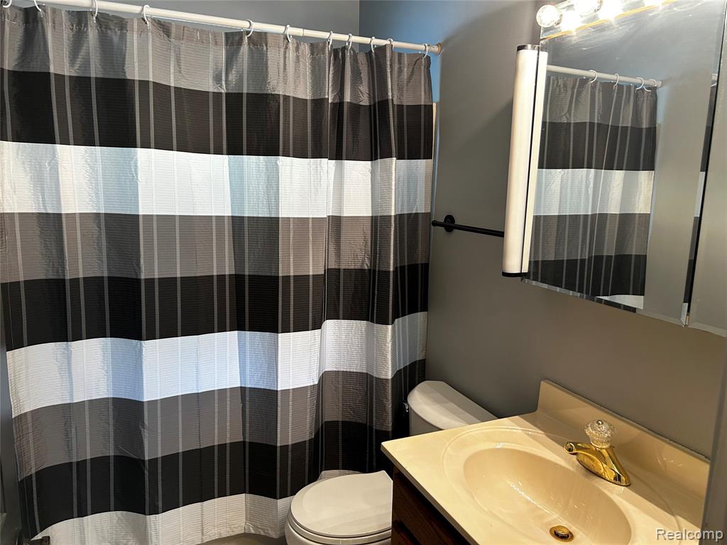 5440 Deland Road Flushing, MI 48433 - Photo 10 of 25