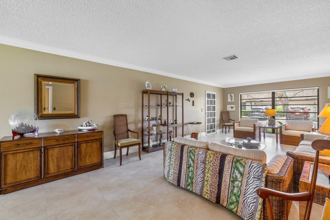 4851 Equestrian Road, Unit A Boynton Beach, FL 33436 - Photo 5 of 28 006-4851EquestrianRoad-BoyntonBeach-FL-3
