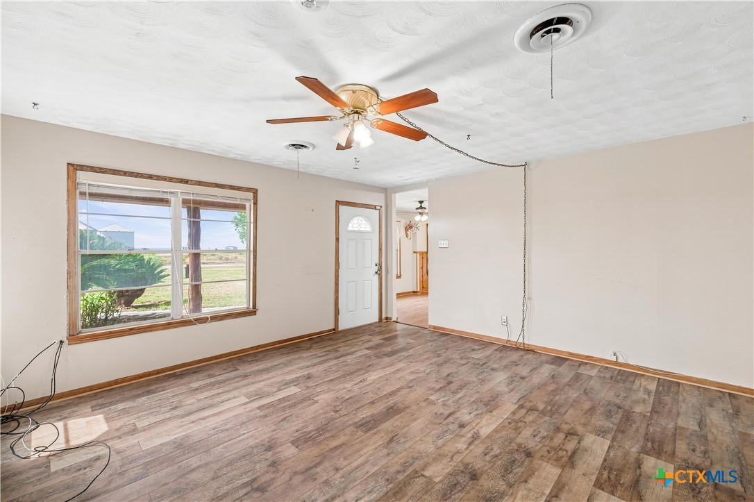 39 Woods Road Port Lavaca, TX 77979 - Photo 16 of 36 Family Room