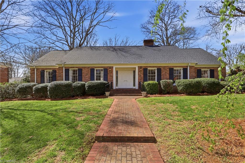698 Lichfield Road Winston-Salem, NC 27104 - Photo 1 of 44