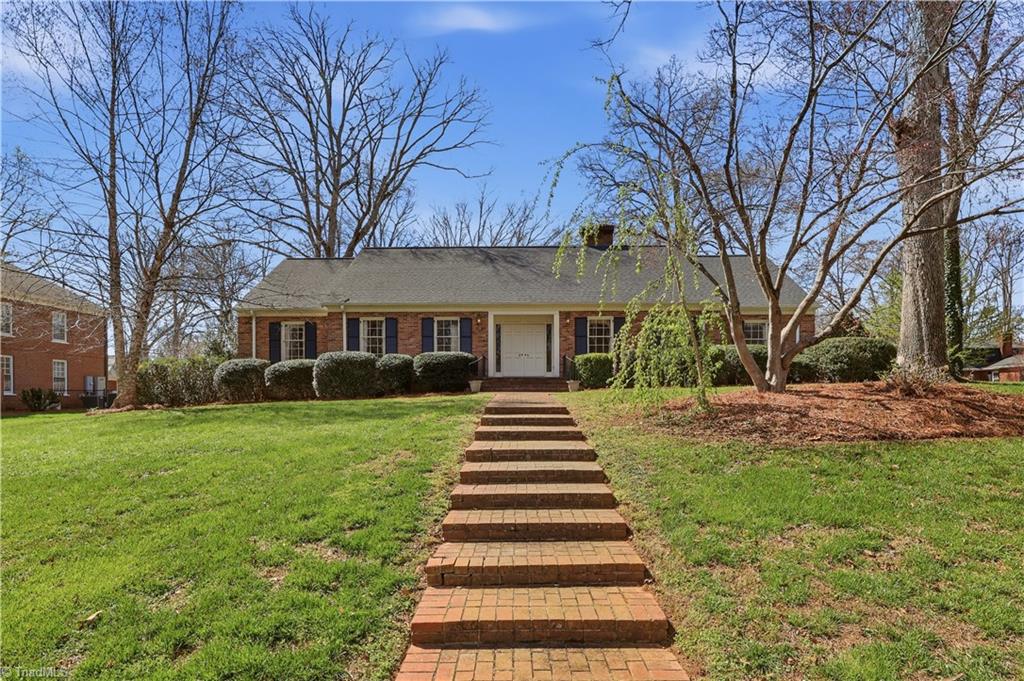 698 Lichfield Road Winston-Salem, NC 27104 - Photo 2 of 44