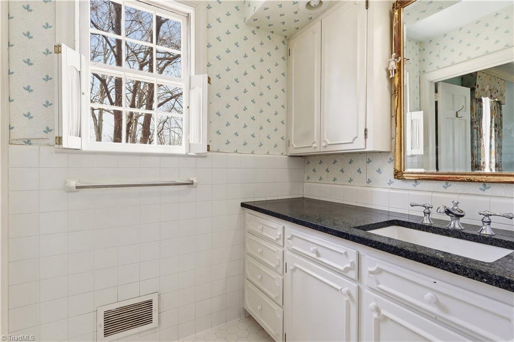 698 Lichfield Road Winston-Salem, NC 27104 - Photo 25 of 44