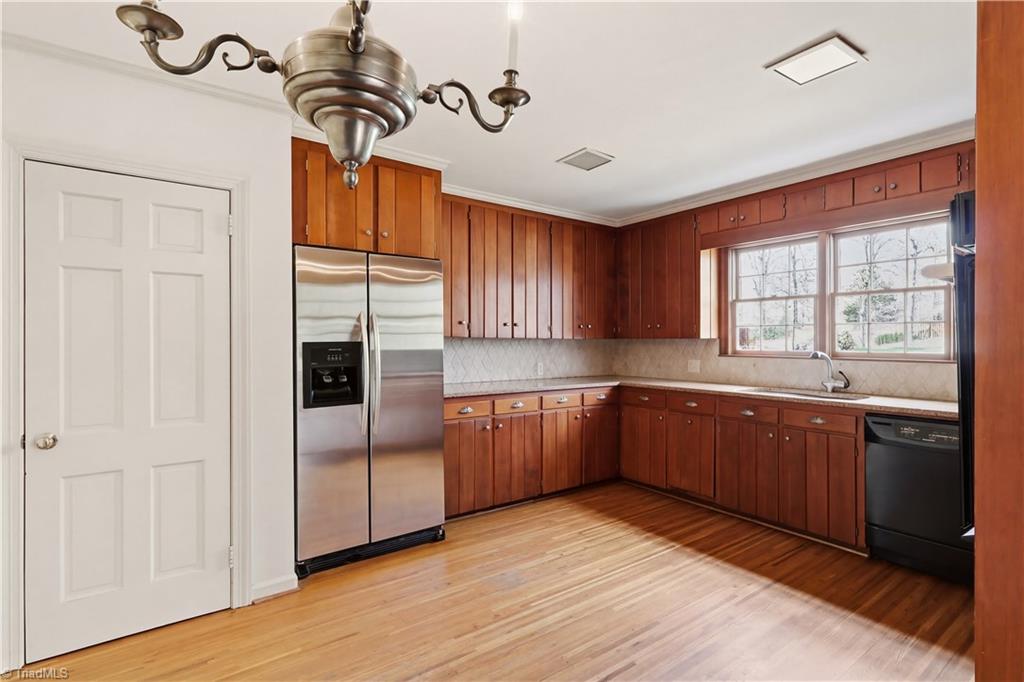 698 Lichfield Road Winston-Salem, NC 27104 - Photo 10 of 44
