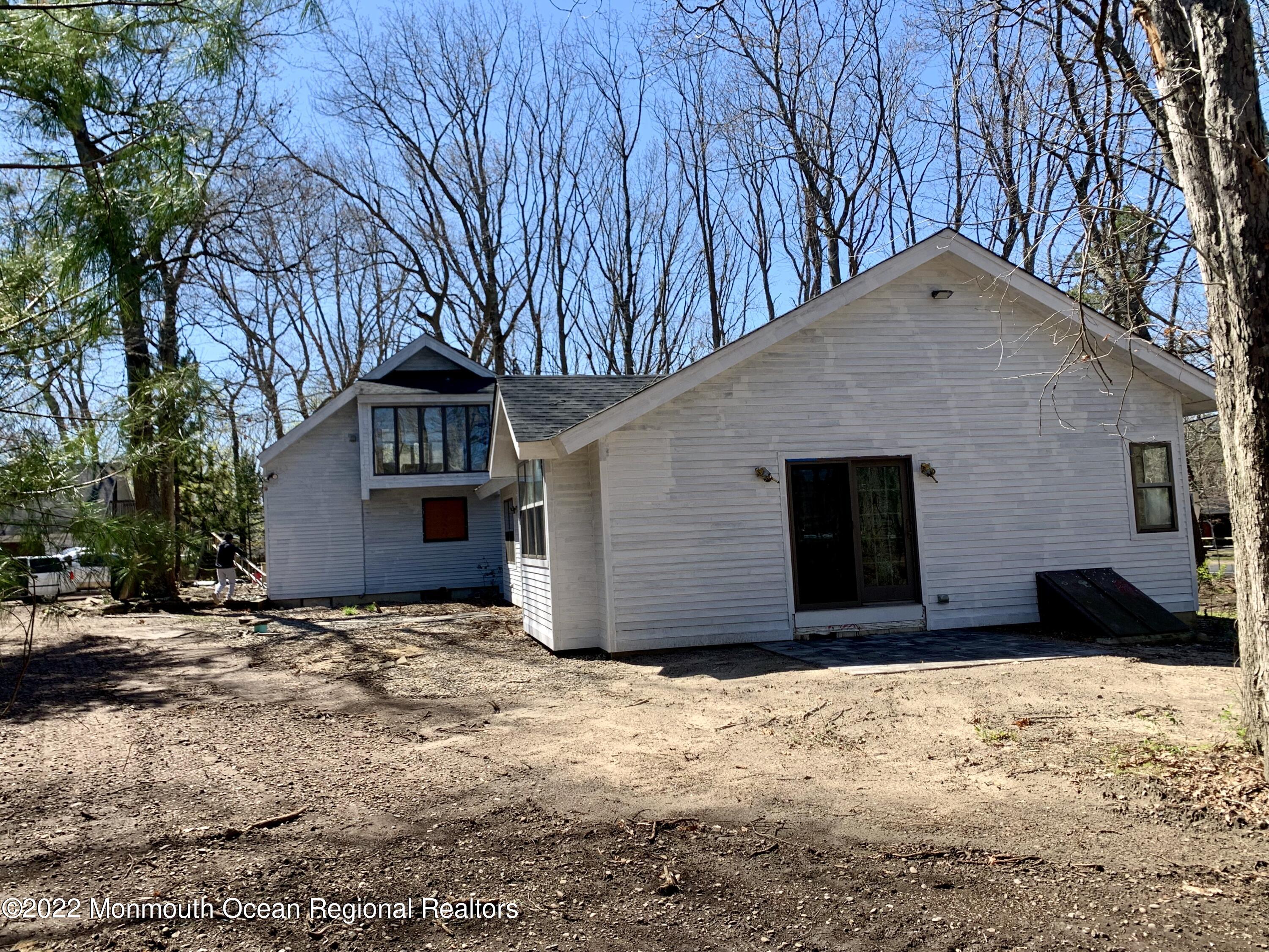 316 Herbertsville Road Howell, NJ 07731 - Photo 6 of 19 A53D429D-FA45-4B31-B242-110346DEC1AE_1_2