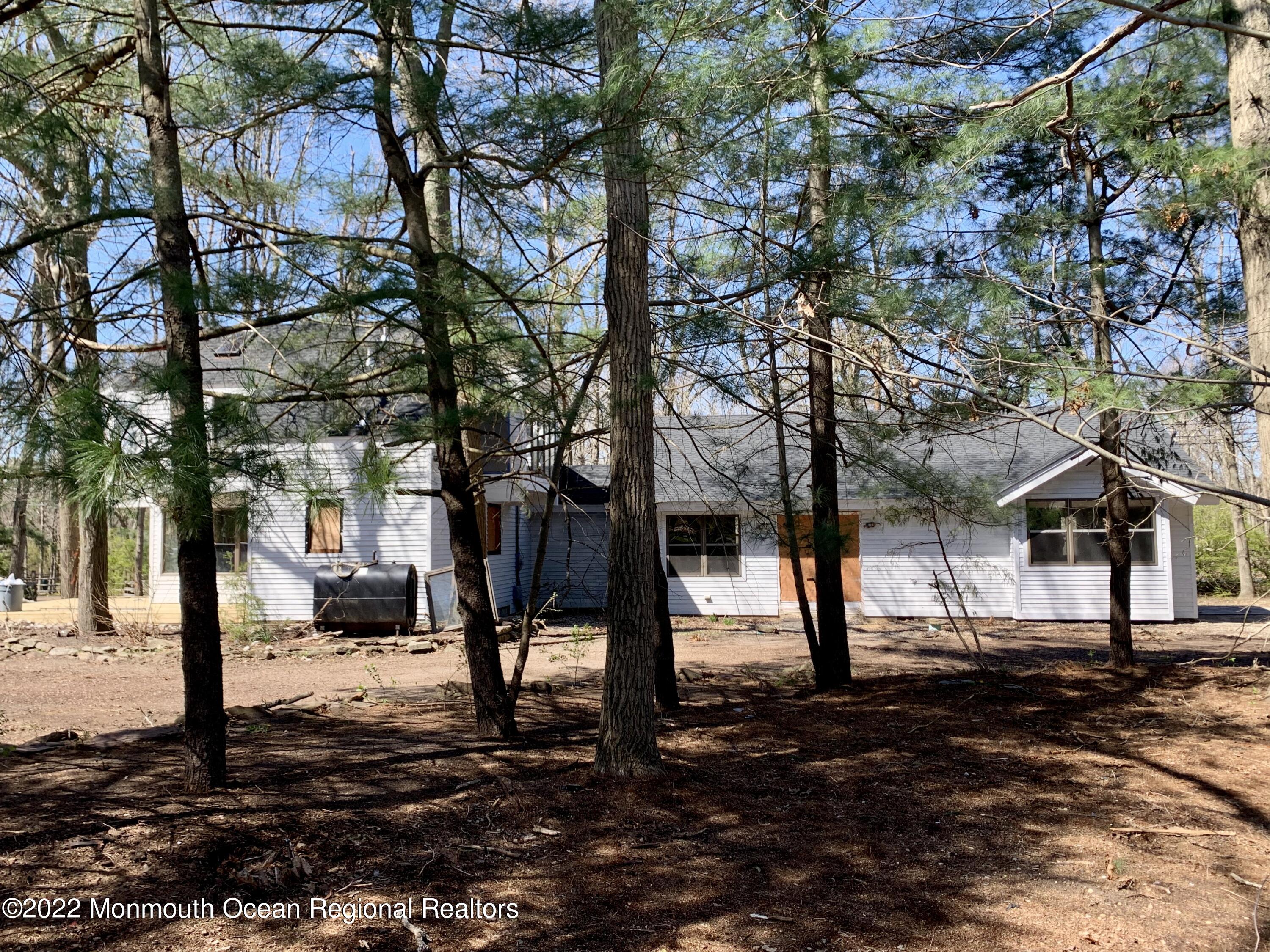 316 Herbertsville Road Howell, NJ 07731 - Photo 7 of 19 C8376DAD-7266-4F25-A7B0-DFB6DCA87648_1_2