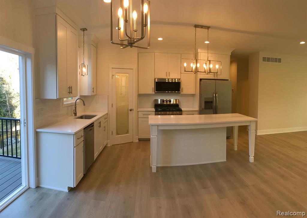 171 Meribah Road Highland, MI 48357 - Photo 3 of 33 Gallery Image 3
