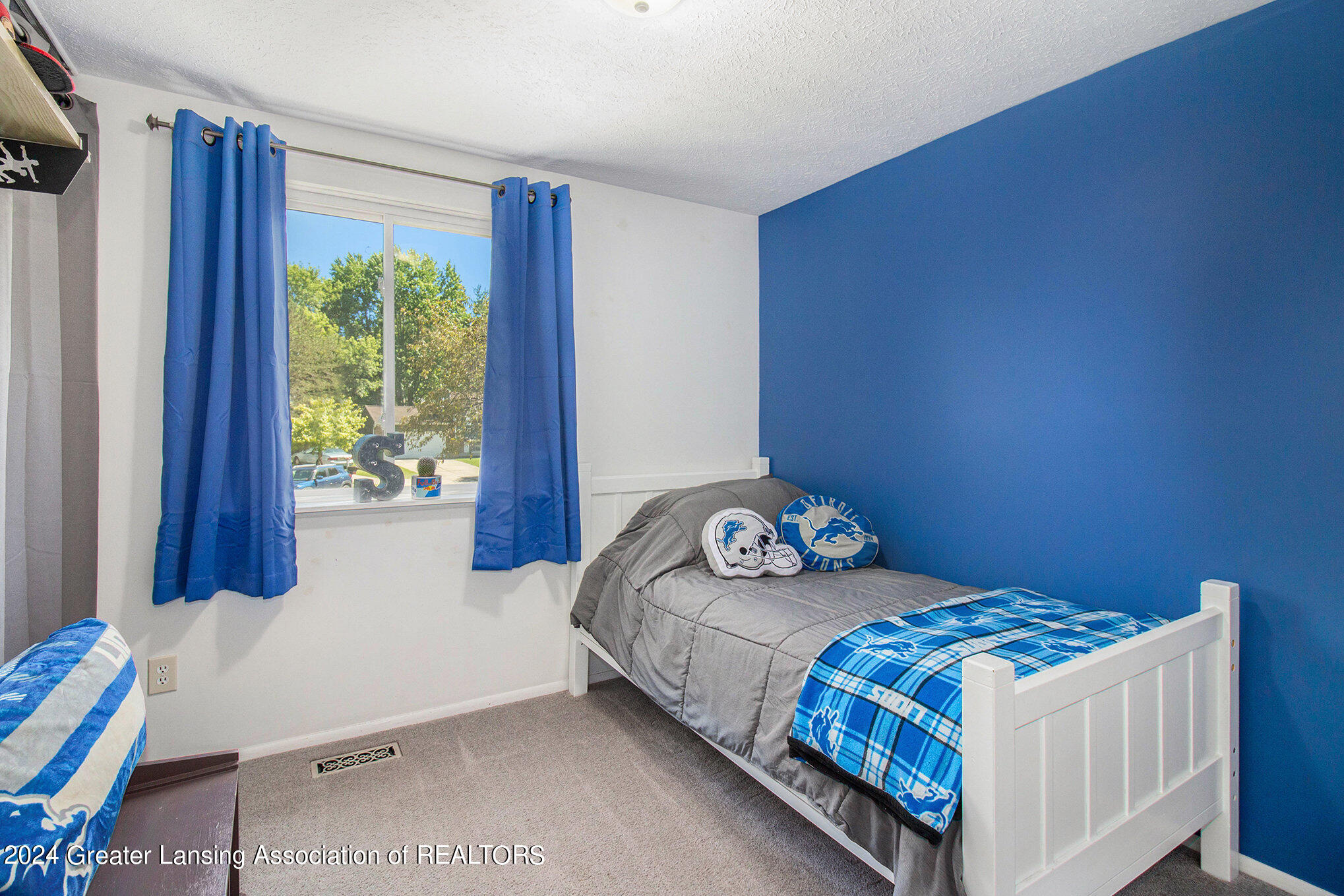 5831 Rockingham Drive Lansing, MI 48911 - Photo 11 of 24 011_img_6475_293