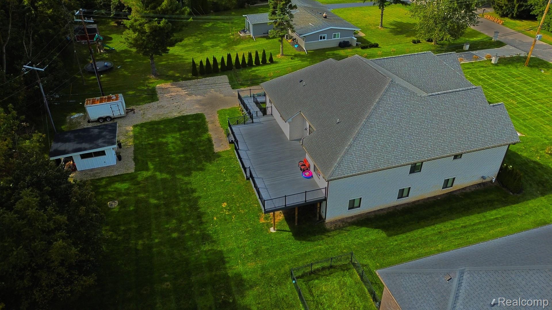 39 Stark Road Rochester, MI 48307 - Photo 59 of 70 Backyard.jpg