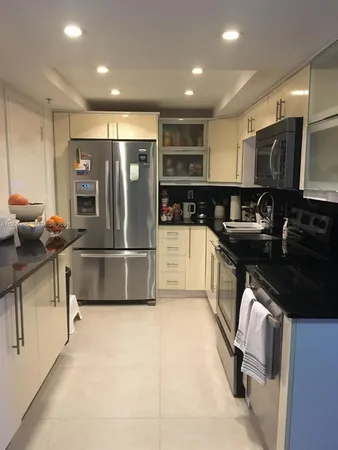 $695,000 | 2333 Brickell Avenue, Unit PH207, Miami, FL 33129