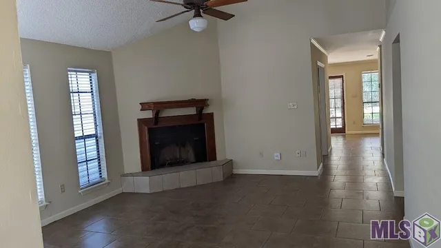 $1,575 | 332 Heatherwood Drive, Baton Rouge, LA 70808