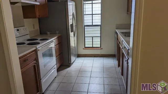 $1,575 | 332 Heatherwood Drive, Baton Rouge, LA 70808