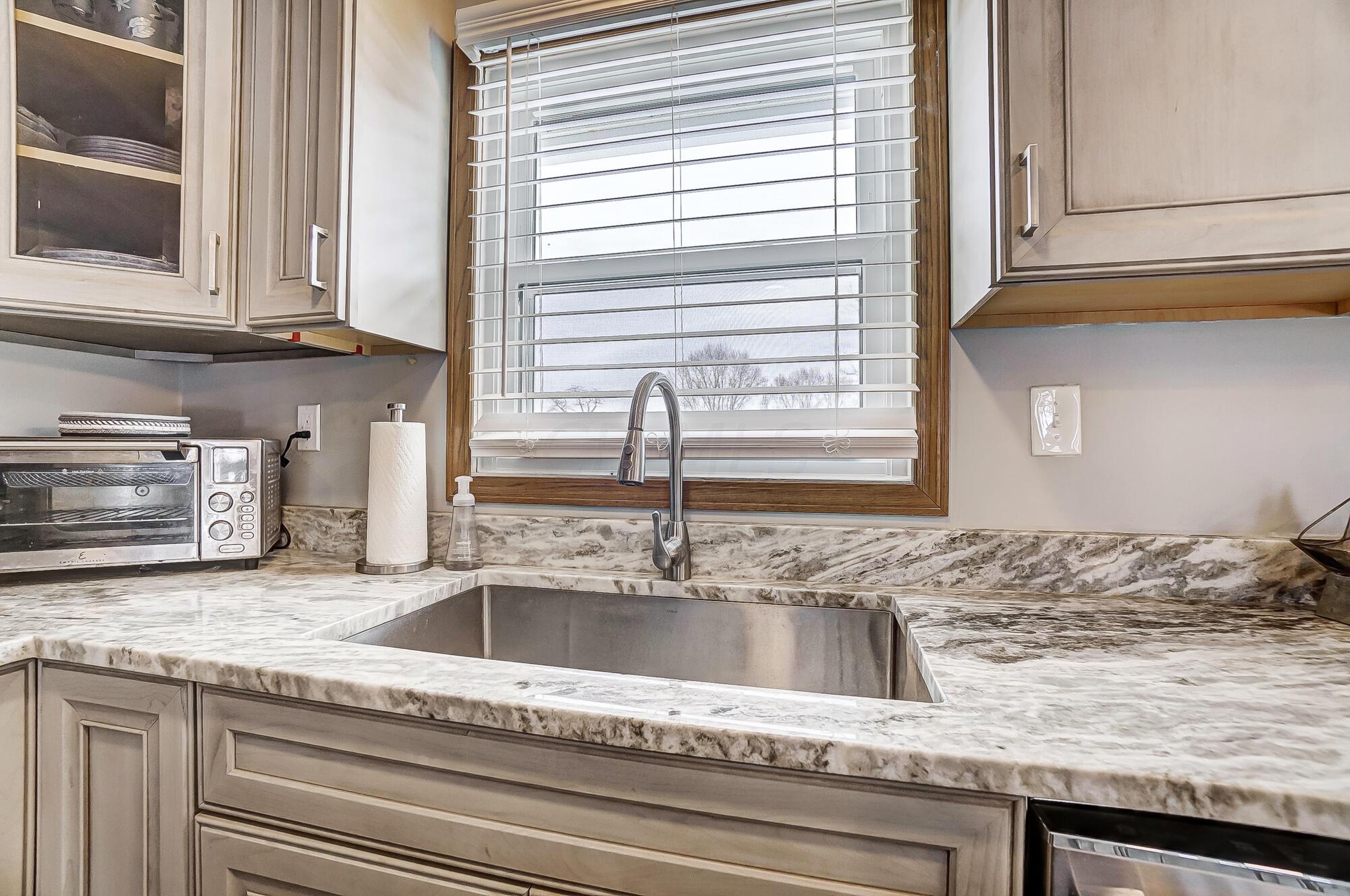 1298 Alton Road Galloway, OH 43119 - Photo 21 of 78 Kitchen