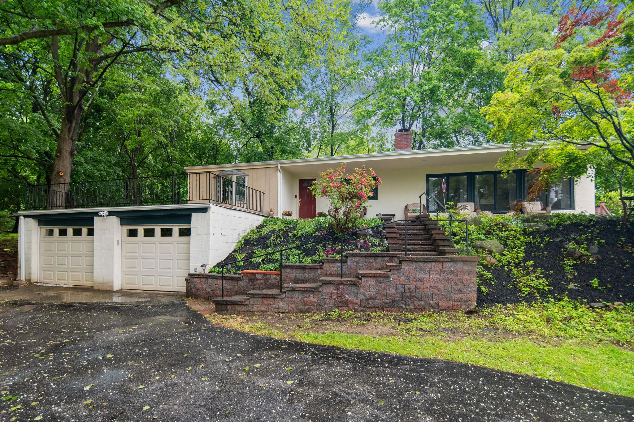 15 Riverview Farm Road Ossining, NY 10562 - Photo 1 of 1 Welcome to this mis century ranch in the Teatown area of Ossining.