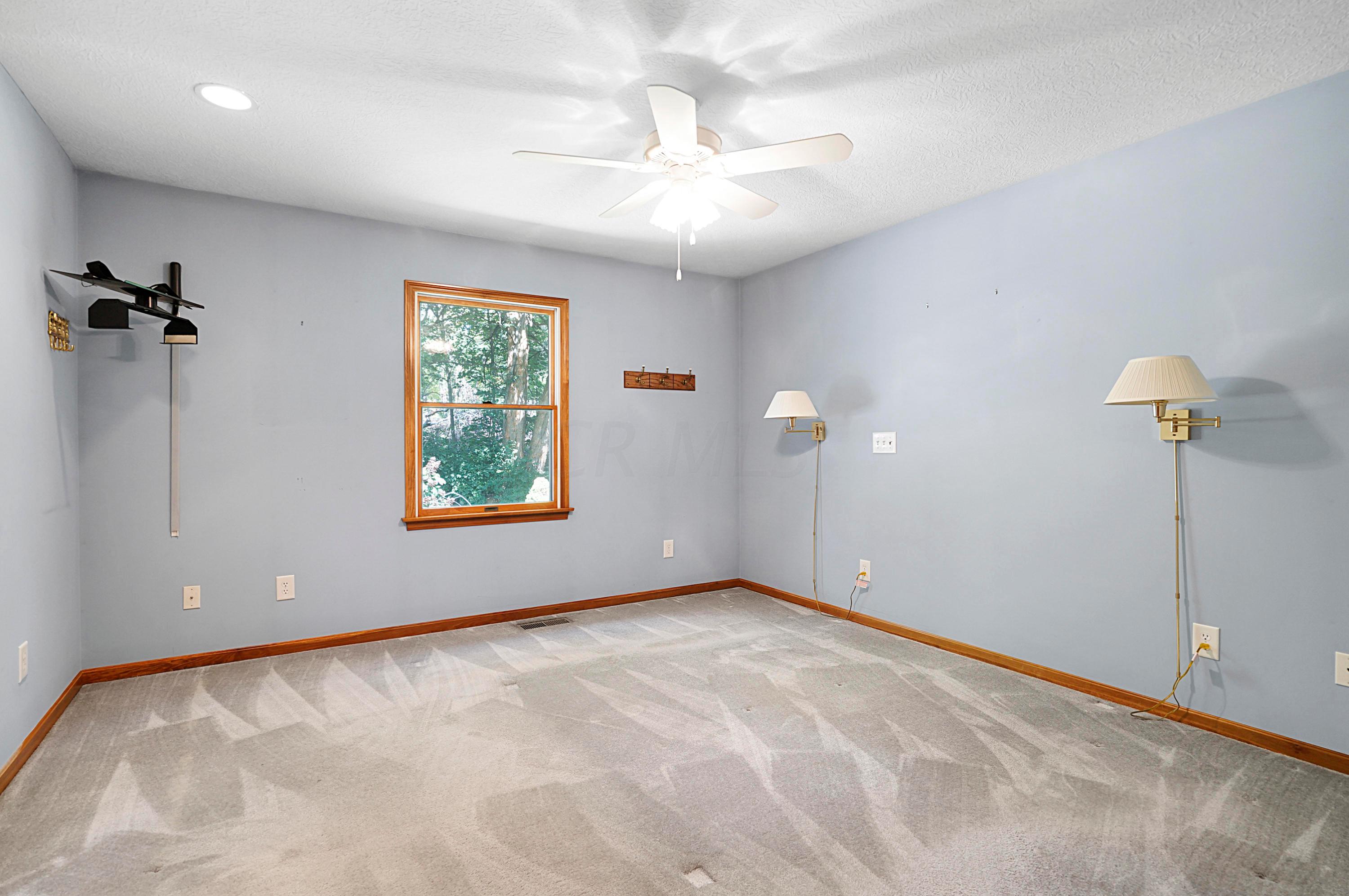 823 National Road Southeast Hebron, OH 43025 - Photo 13 of 44