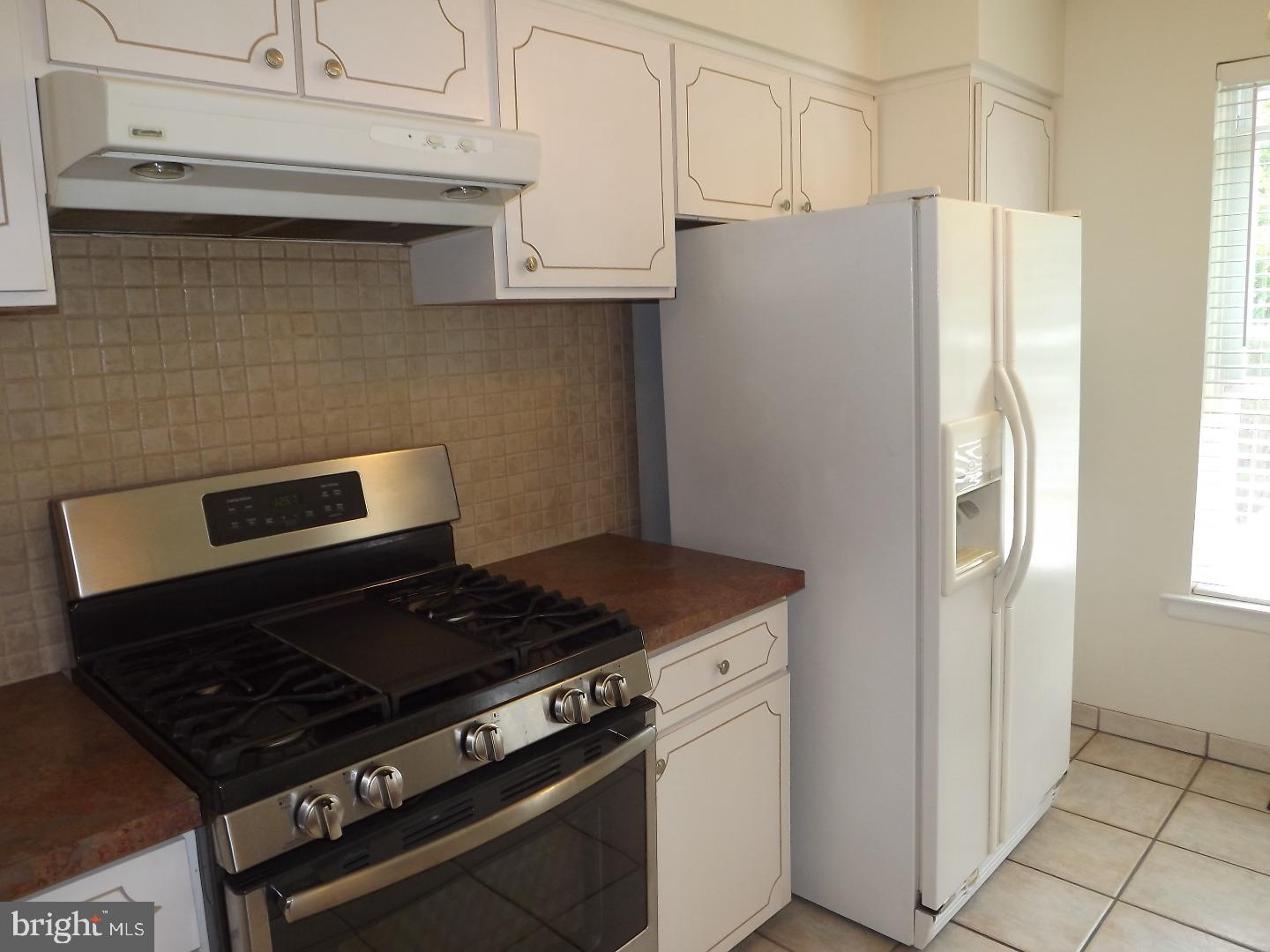 224 Goodford Road Philadelphia, PA 19154 - Photo 3 of 23 Kitchen