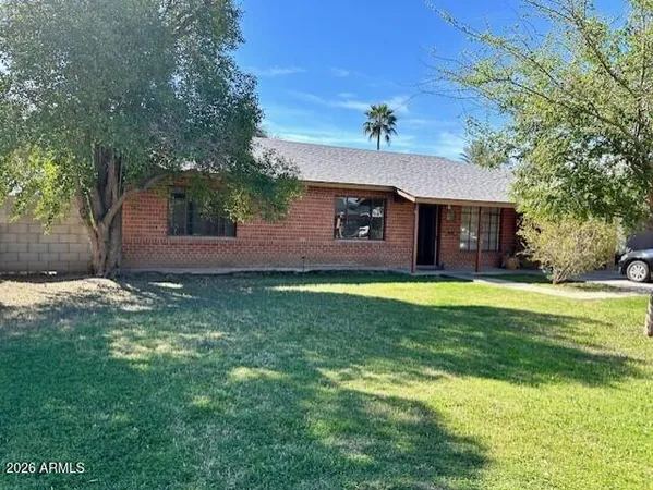 $2,700 | 1539 West Berridge Lane, Phoenix, AZ 85015