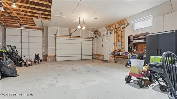 $639,900 | 322 Scenic Drive, Blakeslee, PA 18610
