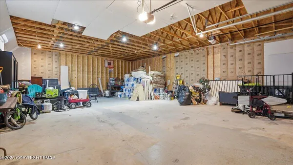 $639,900 | 322 Scenic Drive, Blakeslee, PA 18610