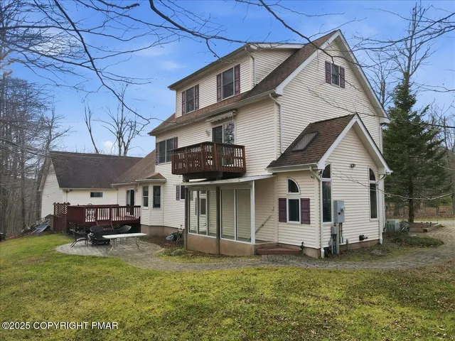 $649,900 | 322 Scenic Drive, Blakeslee, PA 18610