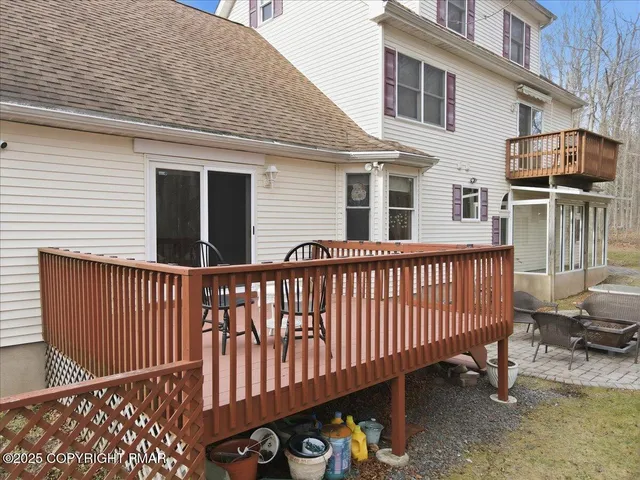 $649,900 | 322 Scenic Drive, Blakeslee, PA 18610