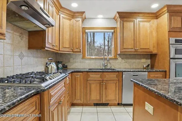 $639,900 | 322 Scenic Drive, Blakeslee, PA 18610