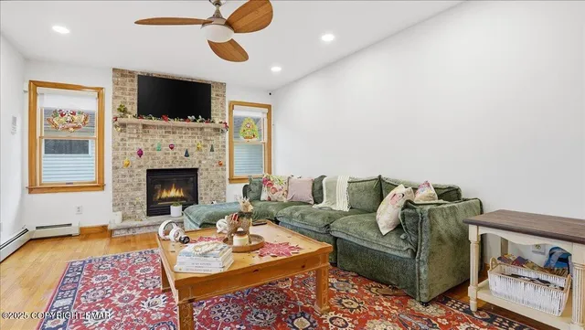 $649,900 | 322 Scenic Drive, Blakeslee, PA 18610