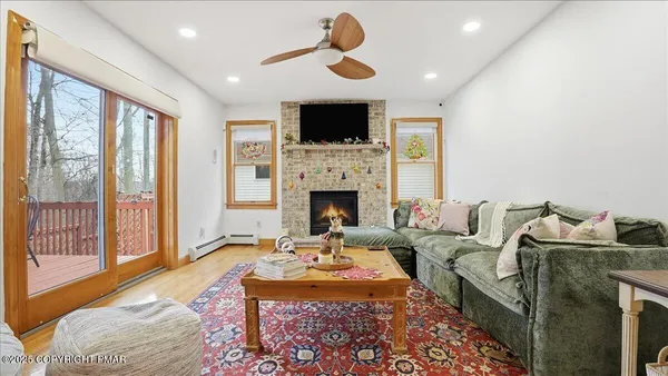 $639,900 | 322 Scenic Drive, Blakeslee, PA 18610