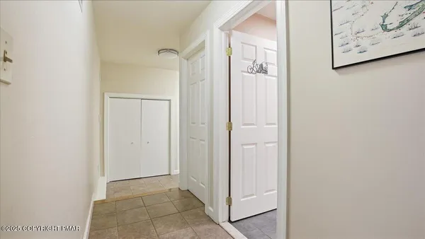 $639,900 | 322 Scenic Drive, Blakeslee, PA 18610