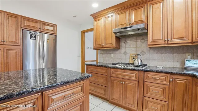 $649,900 | 322 Scenic Drive, Blakeslee, PA 18610