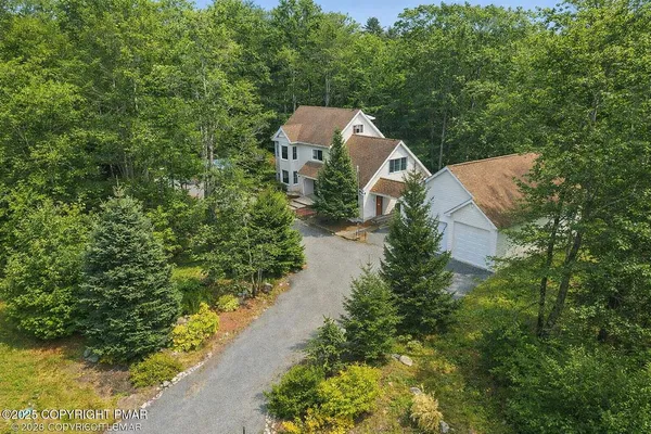 $639,900 | 322 Scenic Drive, Blakeslee, PA 18610