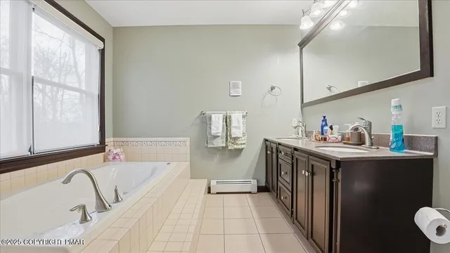 $649,900 | 322 Scenic Drive, Blakeslee, PA 18610