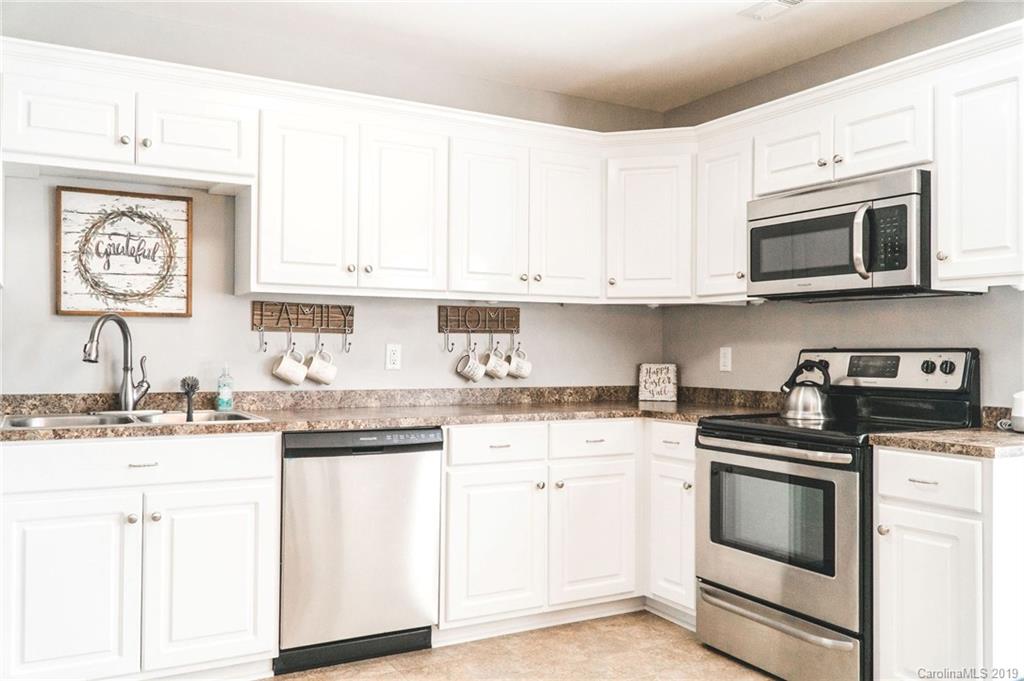 4105 Doe Ridge Lane Lancaster, SC 29720 - Photo 3 of 27 Gallery Image 3