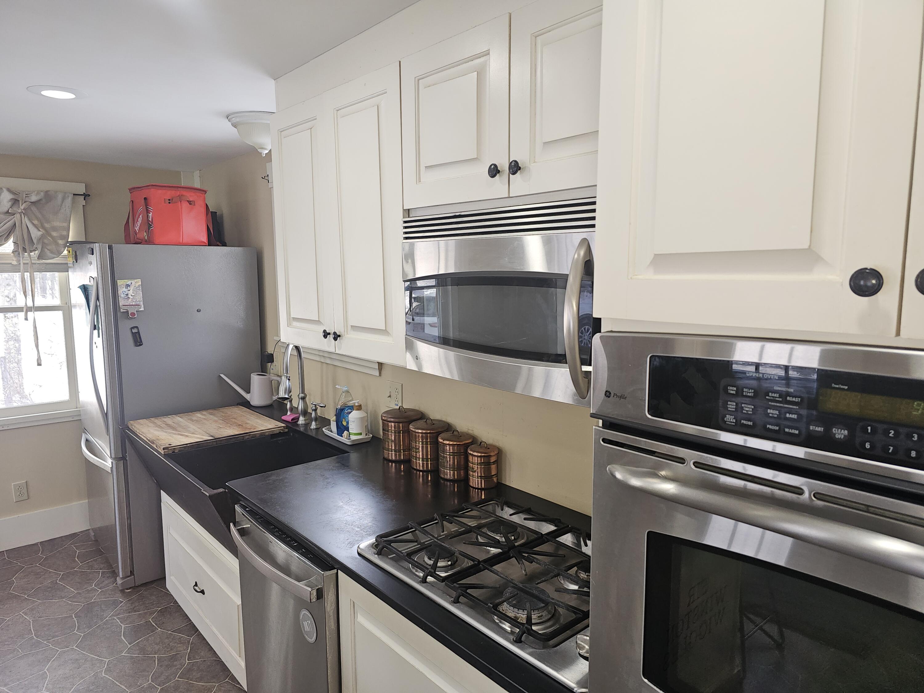 532 Paris Hill Road South Paris, ME 04281 - Photo 4 of 51 20251205_095159