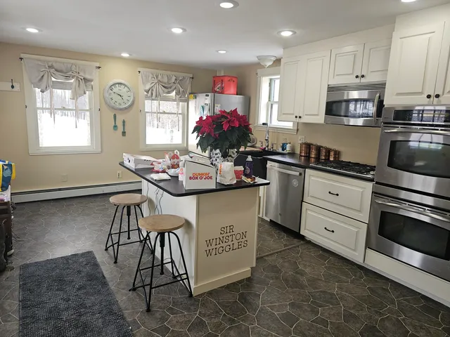 $395,000 | 532 Paris Hill Road, Paris, ME 04281