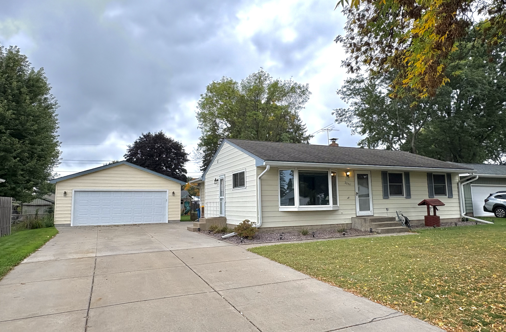 2244 Roth Place White Bear Lake, MN 55110 - Photo 1 of 35 Gallery Image 1