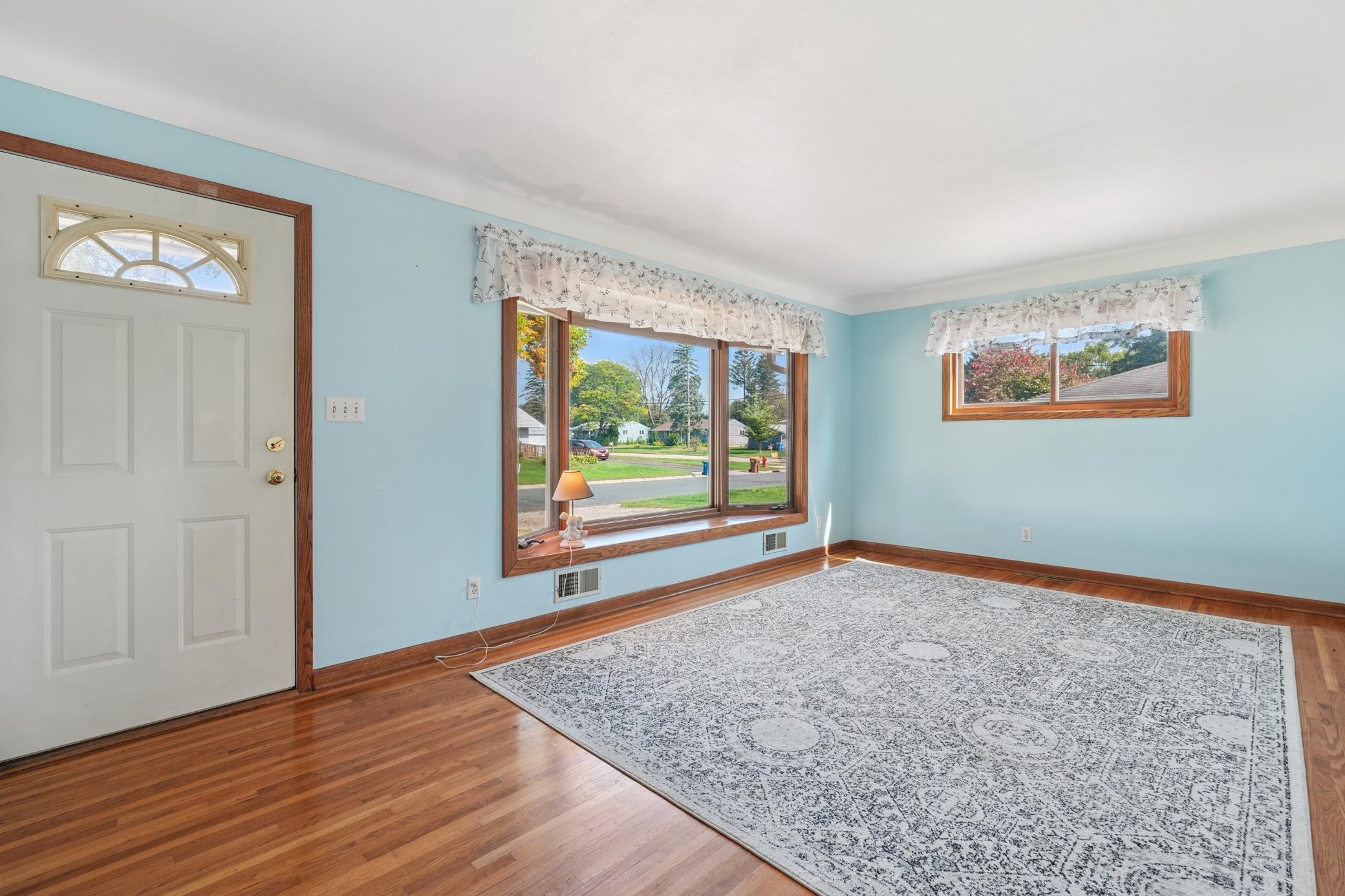 2244 Roth Place White Bear Lake, MN 55110 - Photo 3 of 35 Gallery Image 3