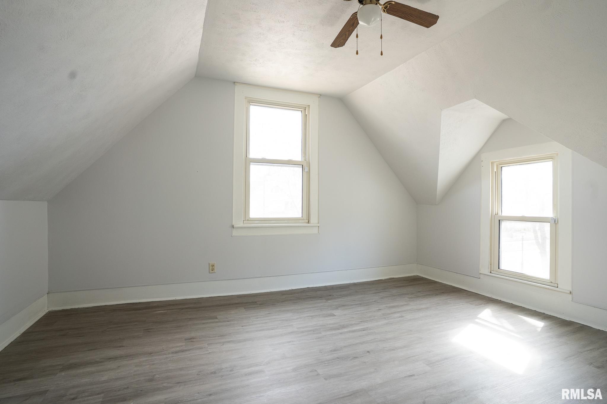 1059 North 6th Street Springfield, IL 62702 - Photo 15 of 20